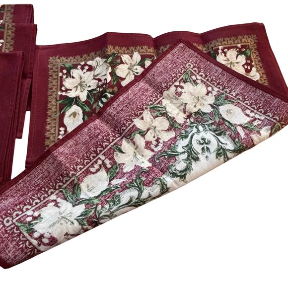 Retro 1980’s cloth napkins set of 4 in burgundy red & white lily brocade finish - Picture 6 of 7